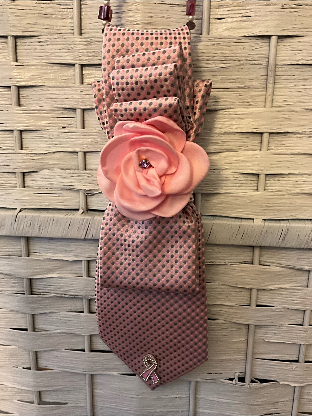 Delightful Rose of Hope - Picture 3 of 5